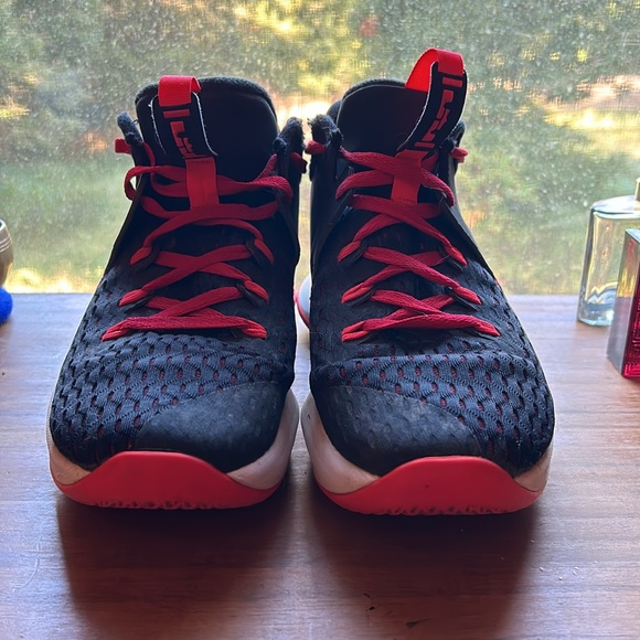 Lebron witness 5 - Picture 2 of 5